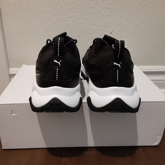 Puma - Picture 3 of 4